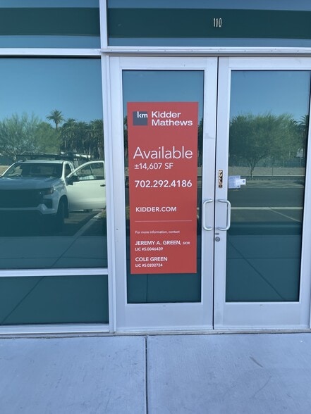 4670 W Silverado Ranch Blvd, Las Vegas, NV for lease - Building Photo - Image 2 of 15