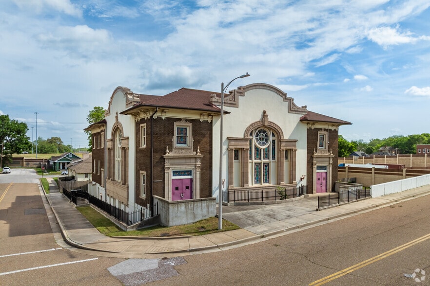 1110 Faxon Ave, Memphis, TN for sale - Primary Photo - Image 1 of 21