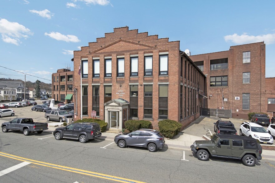 10 Park Pl, Butler, NJ à louer - Photo du bâtiment - Image 1 de 2