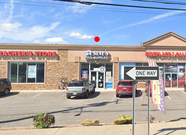 1294 Broadhollow Rd, Farmingdale, NY à louer Photo du bâtiment- Image 1 de 3