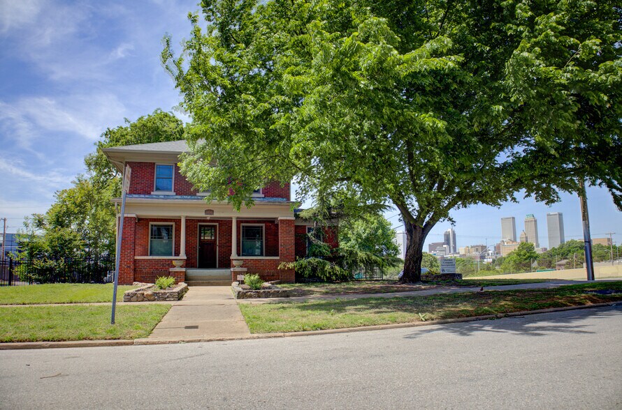 1404 S Quaker Ave, Tulsa, OK à vendre - Photo du bâtiment - Image 2 de 11