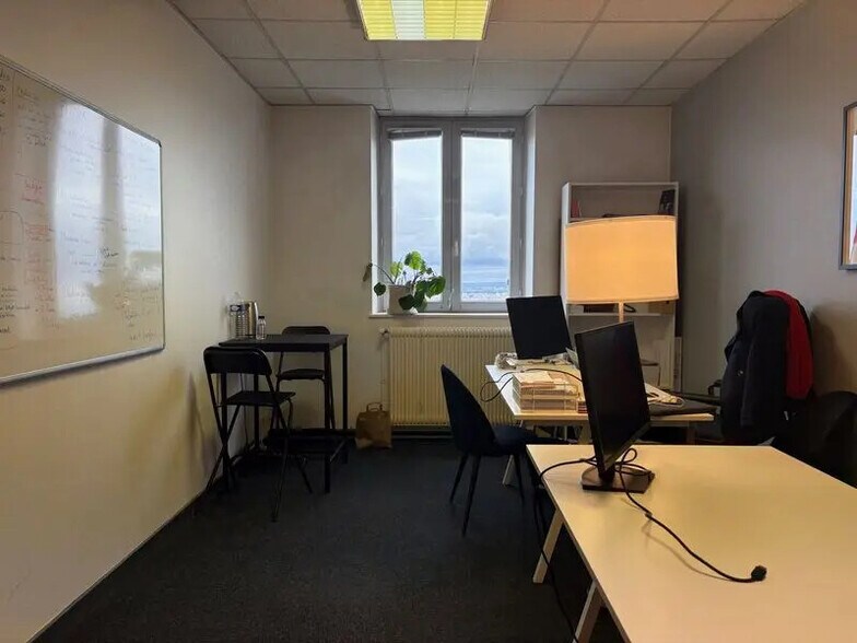 7 Place Saint Irénée, Lyon for lease - Building Photo - Image 2 of 8