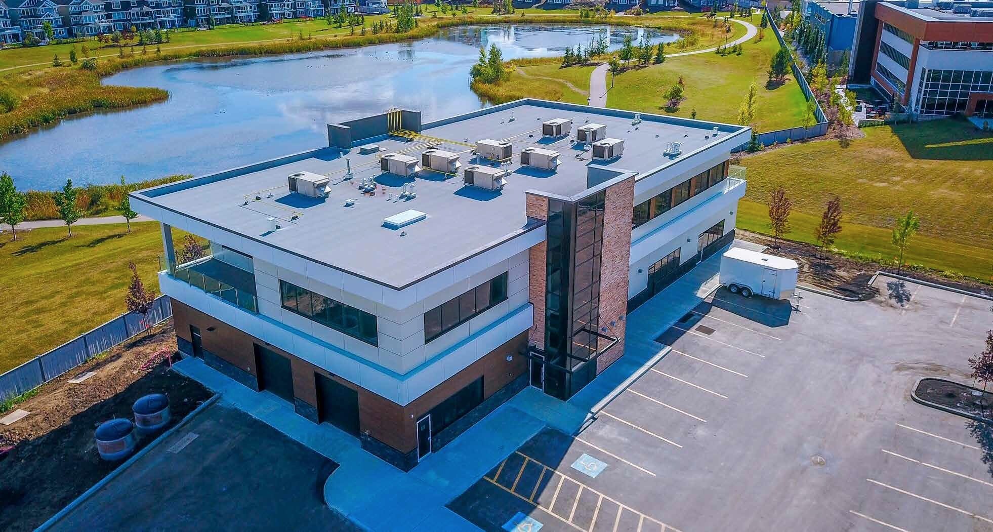 4303-4323 Savaryn Dr SW, Edmonton, AB à vendre Photo principale- Image 1 de 1