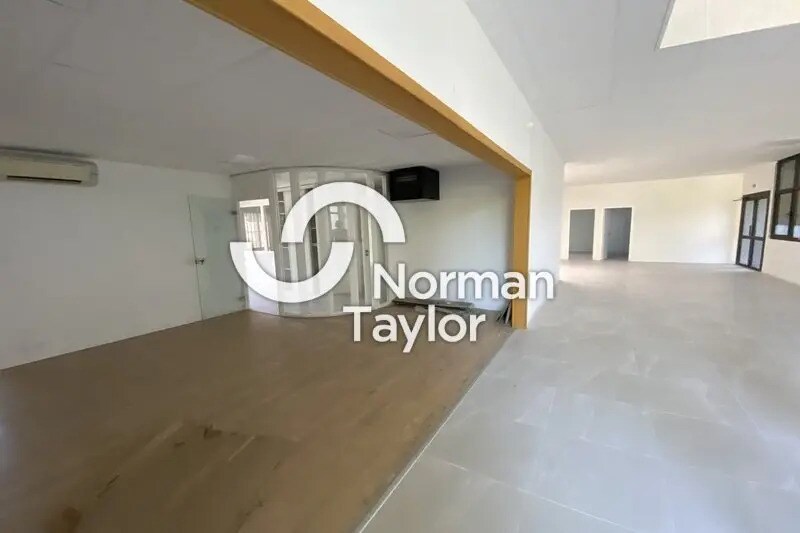 Office in Montpellier for lease - Interior Photo - Image 3 of 9