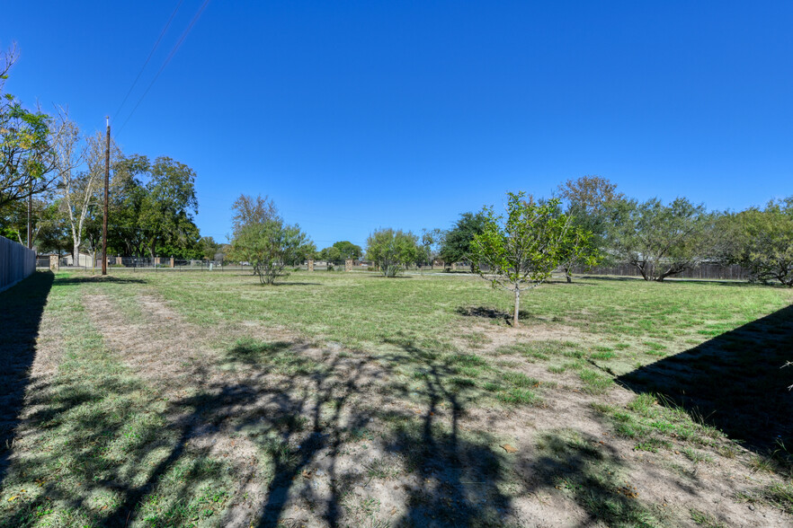 777 Happy Haven Rd, Mcqueeney, TX à vendre - Photo du b timent - Image 3 de 10