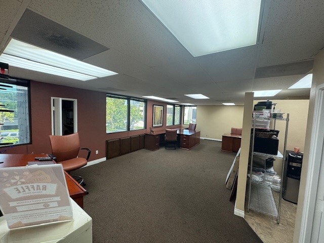 17682 Mitchell N, Irvine, CA à louer Photo intérieure- Image 1 de 7