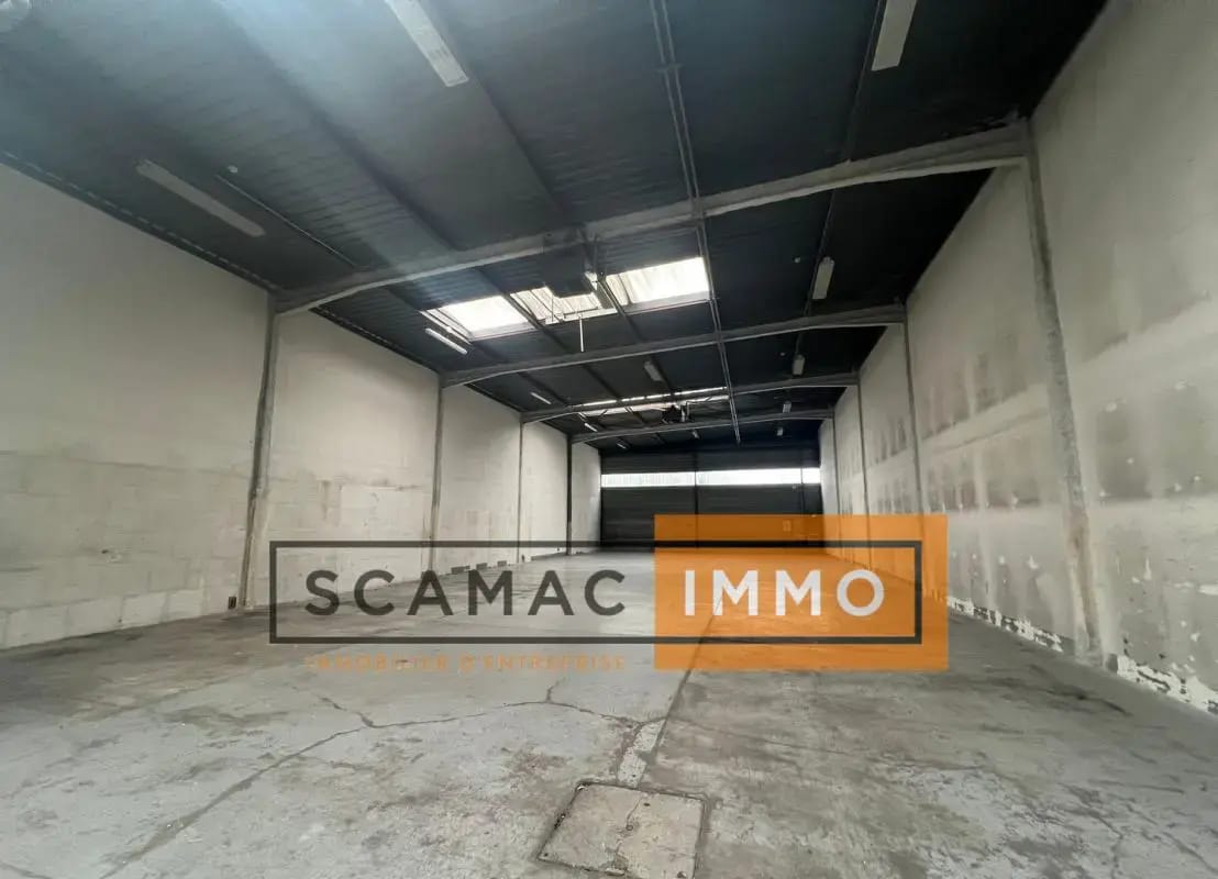 Flex in Fontenay-sous-Bois for lease Building Photo- Image 1 of 1