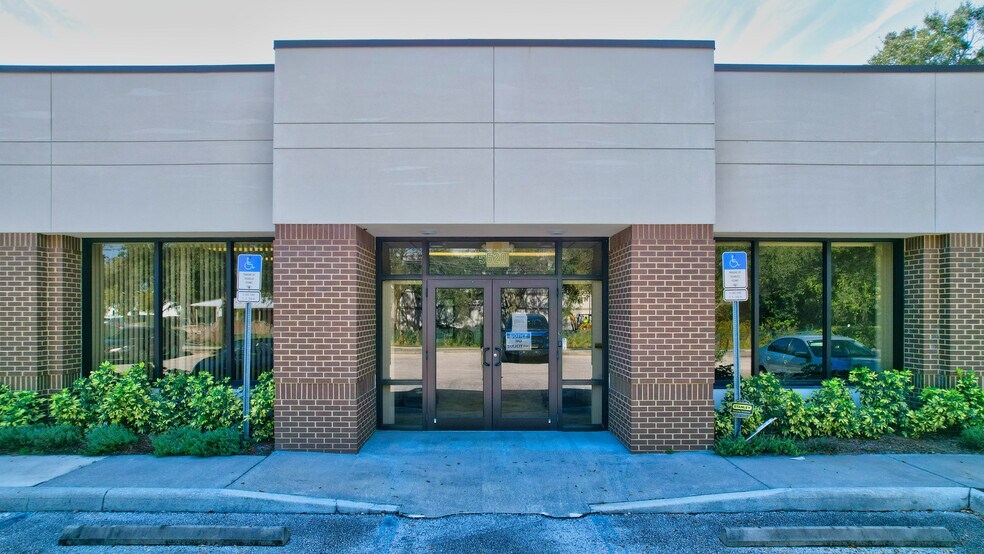 5620 W Sligh Ave, Tampa, FL à vendre - Photo du bâtiment - Image 2 de 51