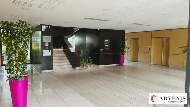 Office in Mérignac for lease - Building Photo - Image 2 of 12