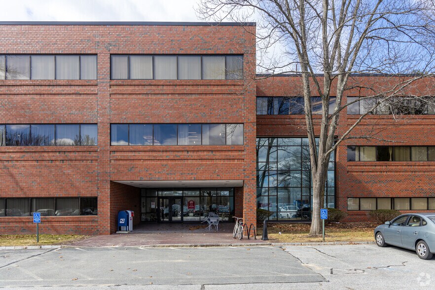 70 Westview St, Lexington, MA à louer - Photo du bâtiment - Image 3 de 5