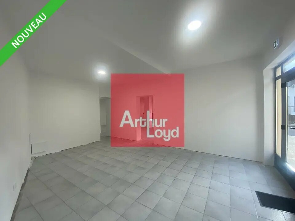 Office in Servon for lease Interior Photo- Image 1 of 9