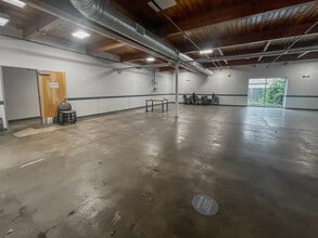 6130-6144 SE Foster Rd, Portland, OR for lease Interior Photo- Image 2 of 10