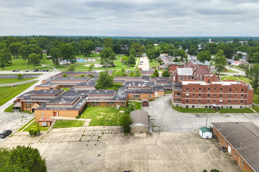 1616 Cedar St, Lawrenceville, IL for sale - Building Photo - Image 3 of 47
