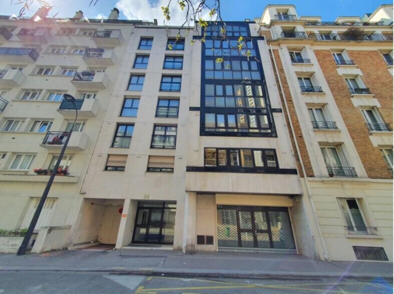 Office in Paris for sale - Building Photo - Image 1 of 17