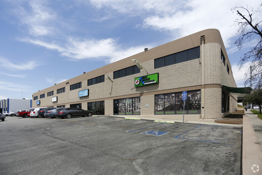 12843 Foothill Blvd, Sylmar, CA for lease - Building Photo - Image 1 of 21