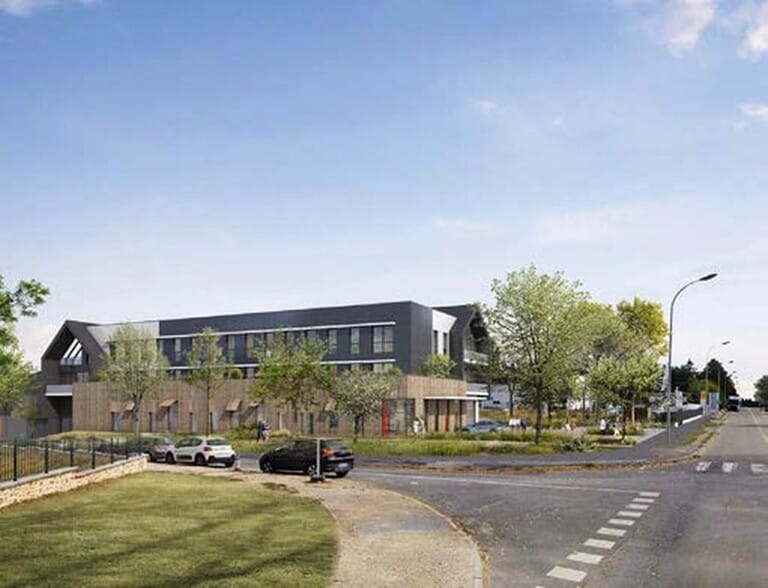 Office in Plaisir for lease - Building Photo - Image 2 of 13