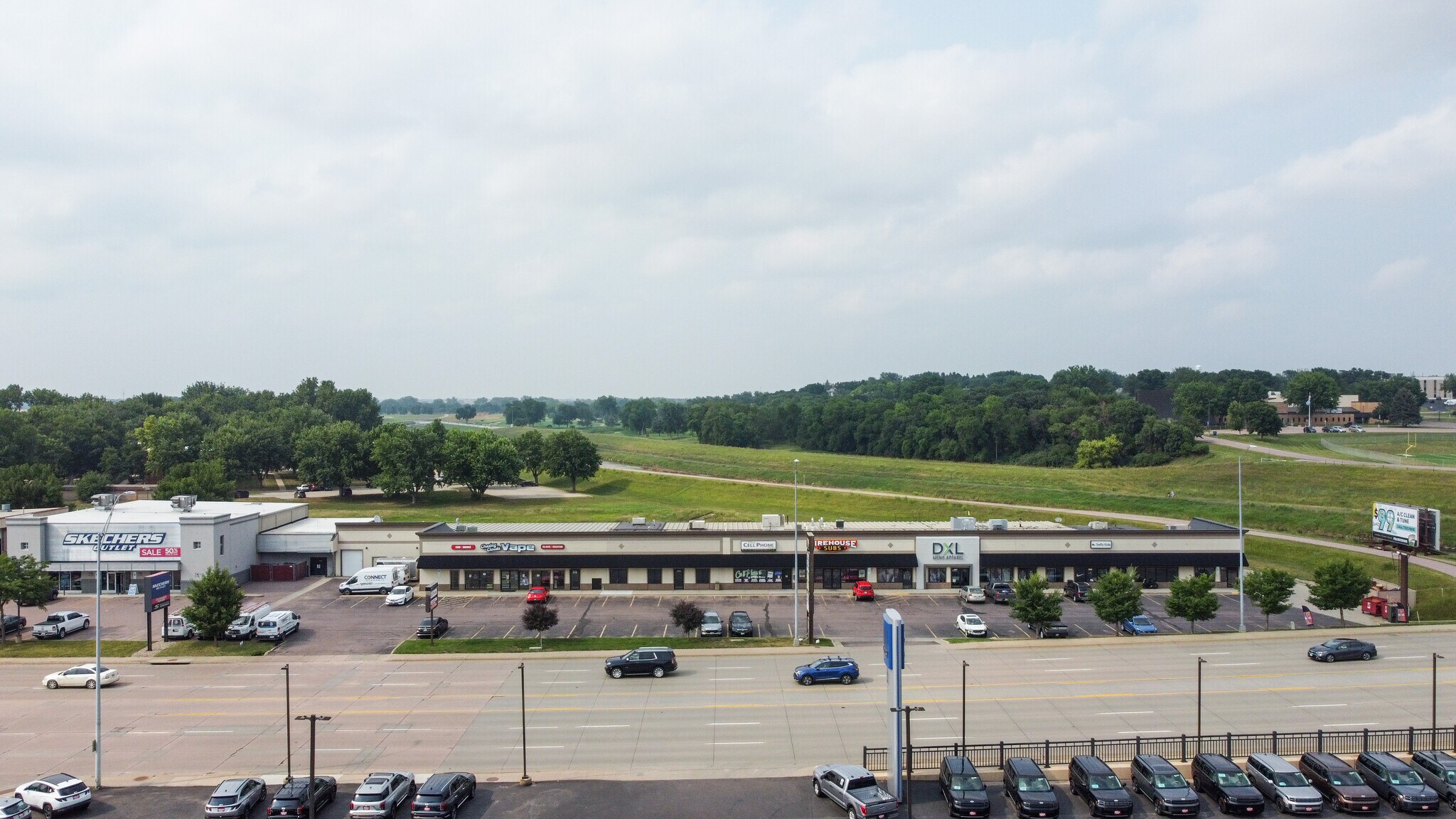 3502-3510 W 41st St, Sioux Falls, SD à louer Photo du bâtiment- Image 1 de 4