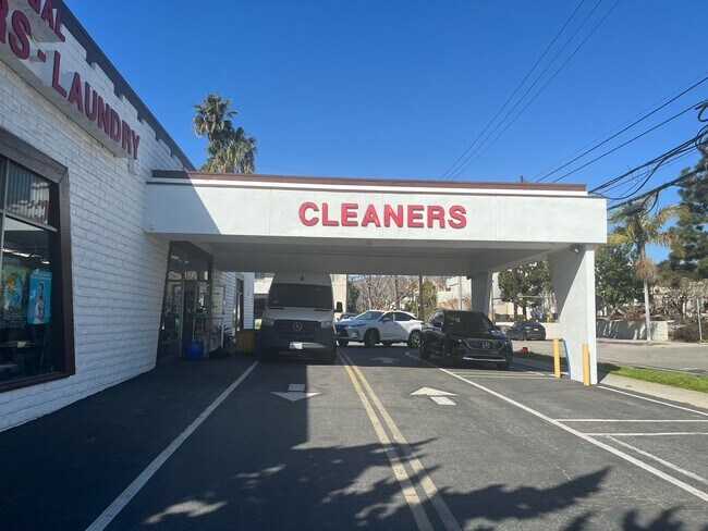 Plus de détails pour 881 Via de la Paz, Pacific Palisades, CA - Commerce de détail à louer