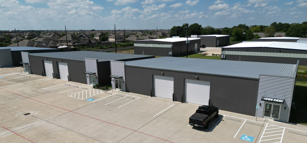 17107 South Dr, Cypress, TX for lease - Building Photo - Image 1 of 11