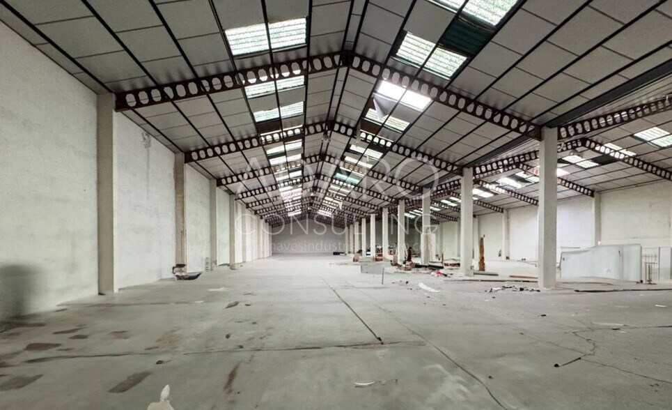 Industriel dans Torrejón de Ardoz, Madrid à vendre - Photo du bâtiment - Image 2 de 30