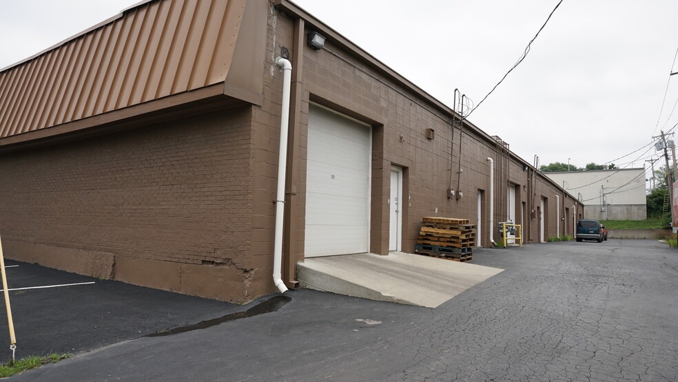 1600 S Noland Rd, Independence, MO for lease - Building Photo - Image 3 of 19