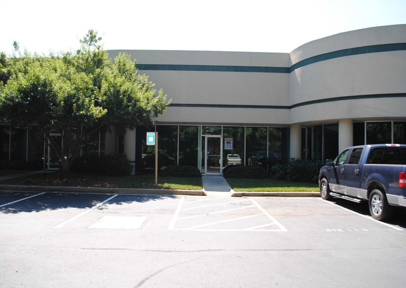 975 Cobb Place Blvd NW, Kennesaw, GA à vendre - Photo du bâtiment - Image 3 de 13