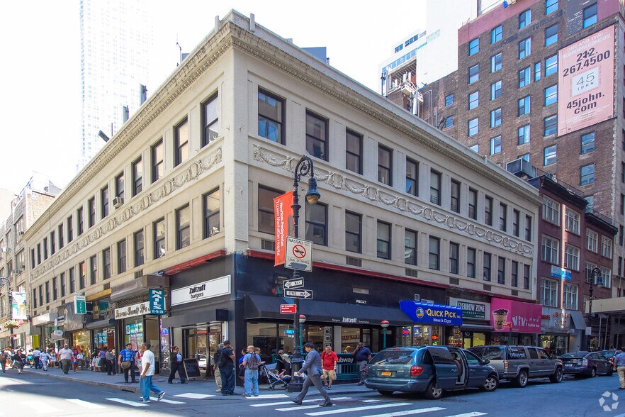 72-76 Nassau St, New York, NY for lease - Primary Photo - Image 1 of 6
