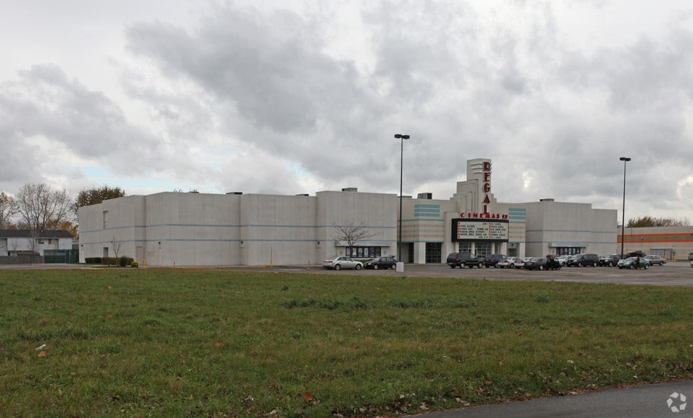 720 Builders Way, Niagara Falls, NY à vendre - Photo du bâtiment - Image 2 de 3