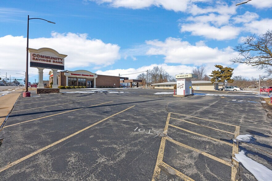 3414 Mount Vernon Rd SE, Cedar Rapids, IA à vendre - Photo du bâtiment - Image 1 de 1