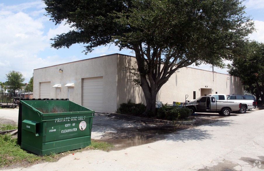 2080 Calumet St, Clearwater, FL for sale - Building Photo - Image 2 of 2