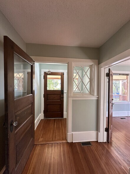 93 Church St, Asheville, NC à louer - Photo du bâtiment - Image 2 de 49