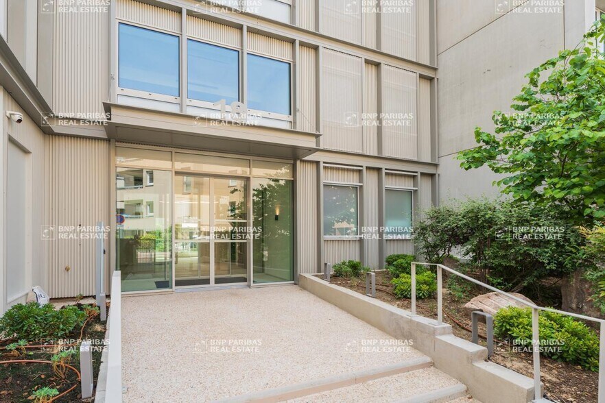 18 Rue Horace Vernet, Issy-les-Moulineaux for lease - Building Photo - Image 2 of 16