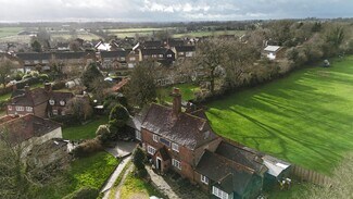 Plus de détails pour Hampden Rd, Speen - Commerce de détail à vendre