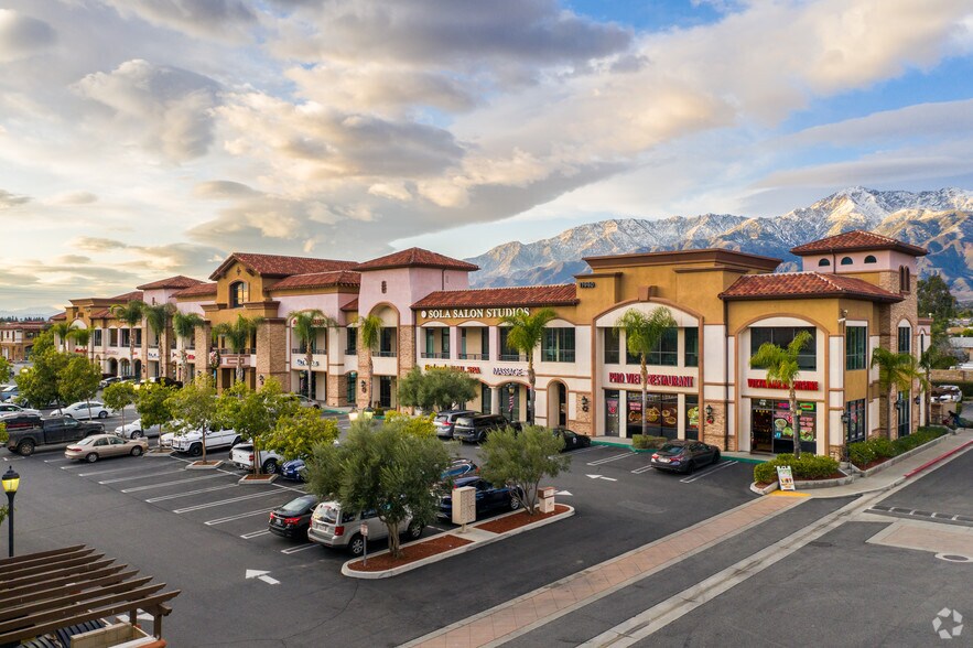 11910-11960 Foothill Blvd, Rancho Cucamonga, CA à louer - Photo du bâtiment - Image 2 de 12