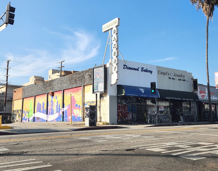 337 N Fairfax Ave, Los Angeles, CA for sale - Building Photo - Image 1 of 15