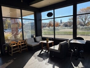 300 Weatherstone Dr, Wadsworth, OH for lease Interior Photo- Image 2 of 11