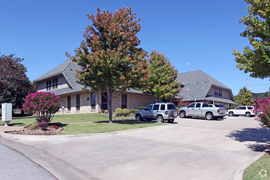 3325 French Park Dr, Edmond, OK for lease - Primary Photo - Image 1 of 1