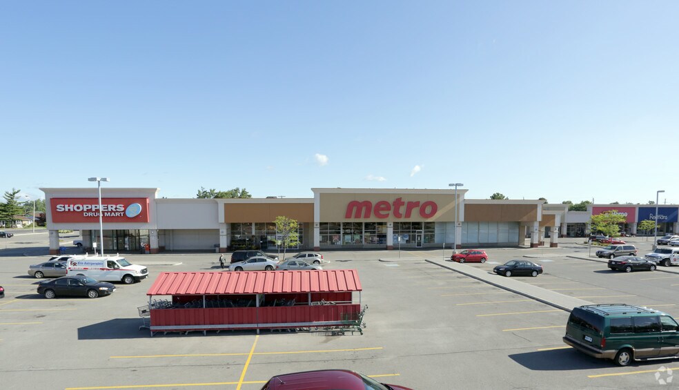 967-989 Fennell Ave E, Hamilton, ON à vendre - Photo principale - Image 1 de 1