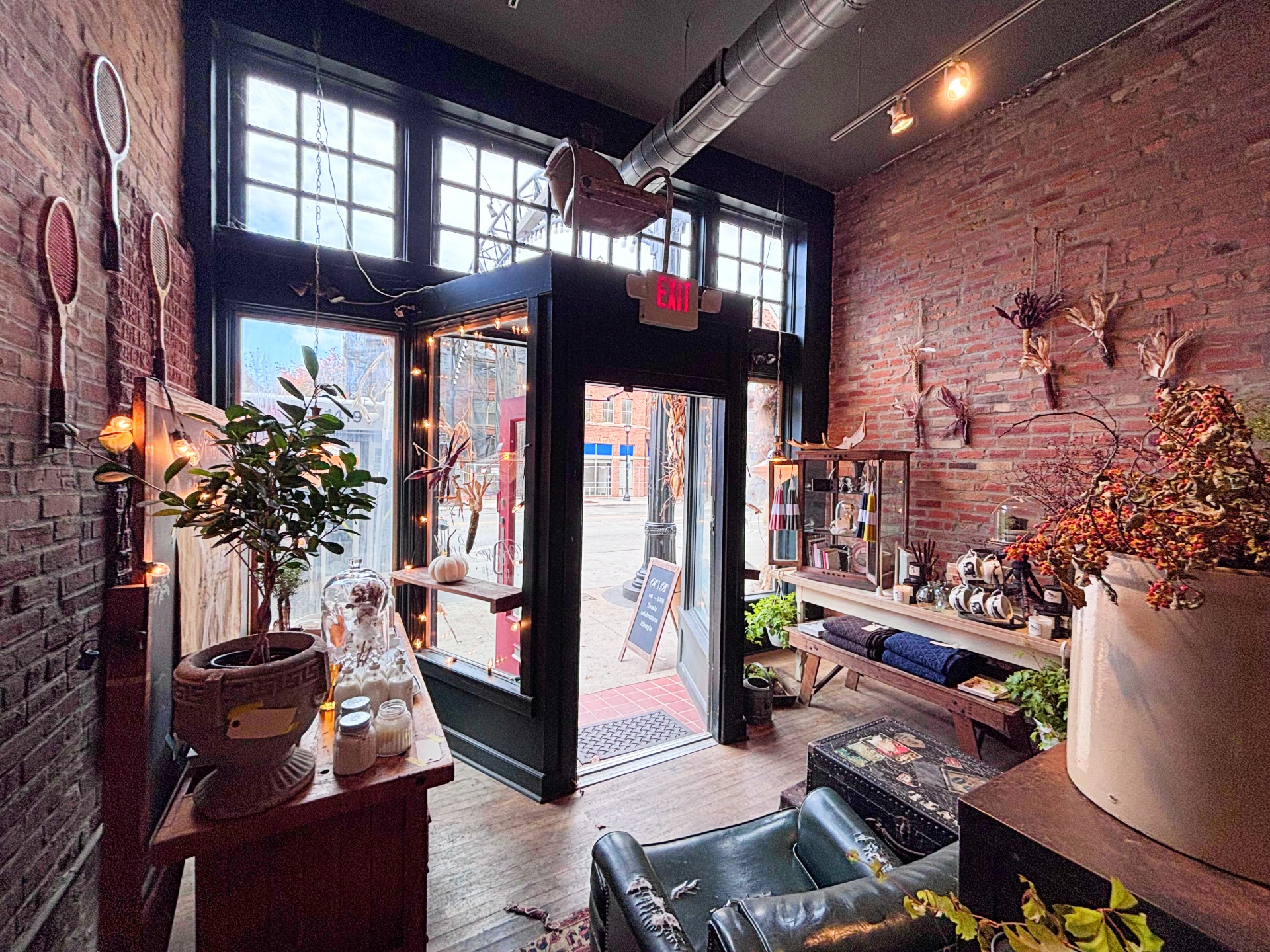 664-668 N High St, Columbus, OH for lease Interior Photo- Image 1 of 3