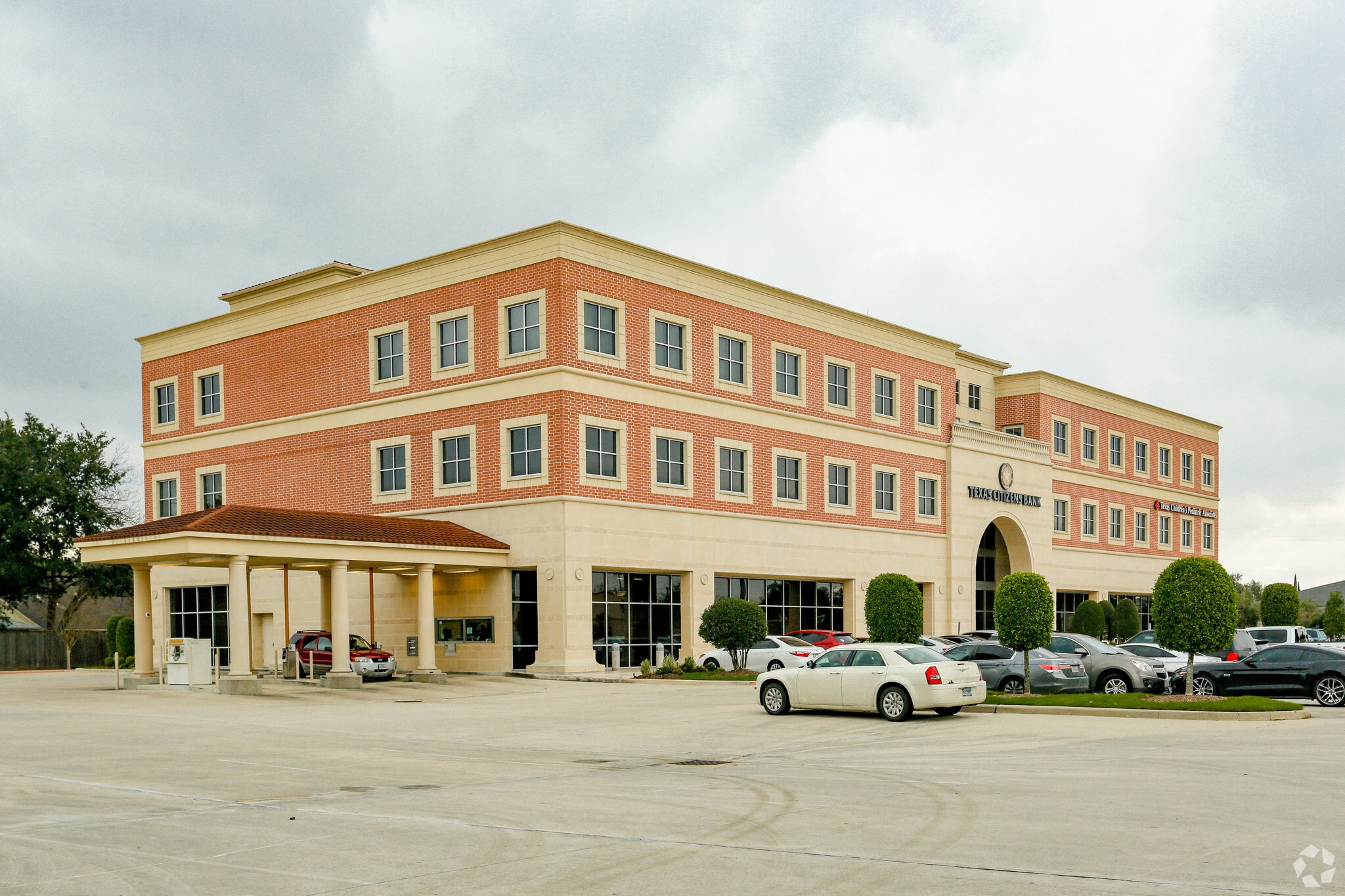 4949 Fairmont Pky, Pasadena, TX for lease Primary Photo- Image 1 of 6