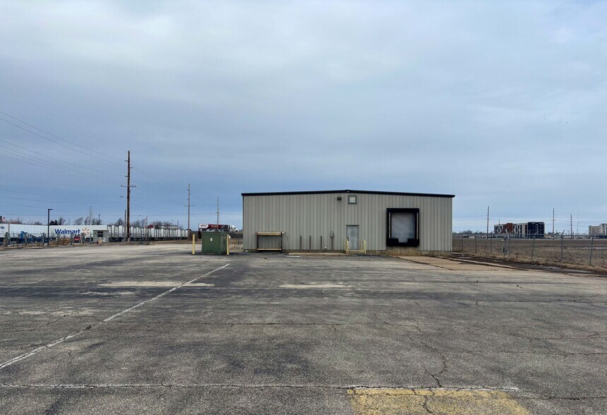 275 Larcel Dr, Sikeston, MO à louer - Photo du bâtiment - Image 2 de 46