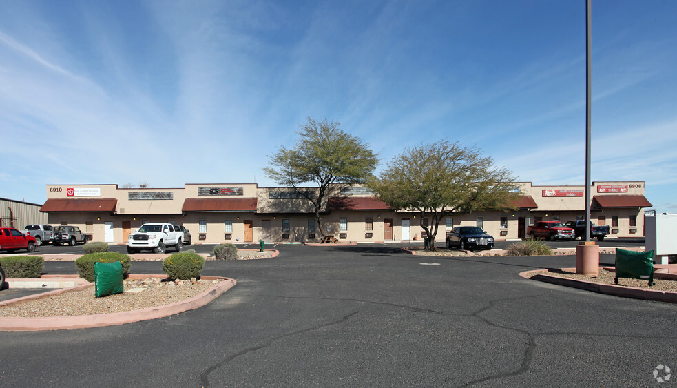 6906-6910 N Camino Martin, Tucson, AZ for sale - Building Photo - Image 2 of 4