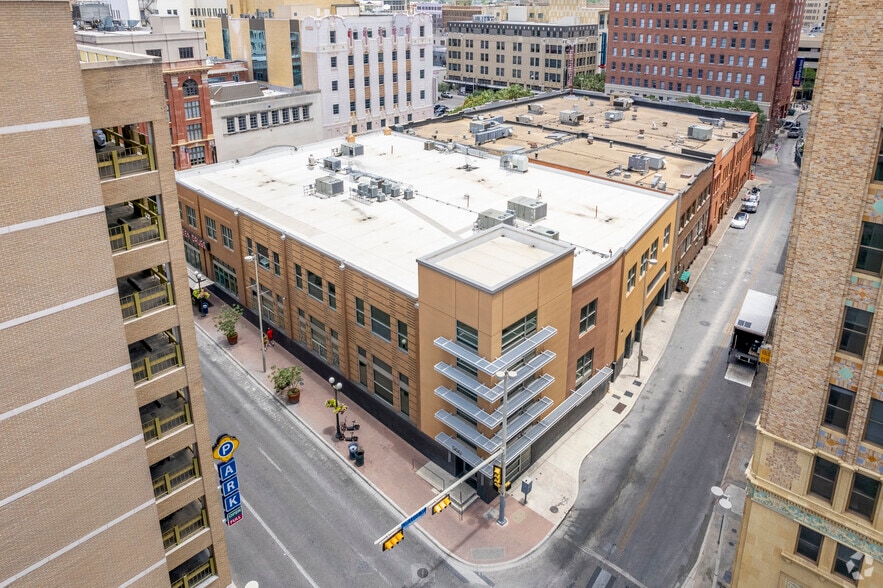 500 Navarro St, San Antonio, TX for lease - Building Photo - Image 3 of 26
