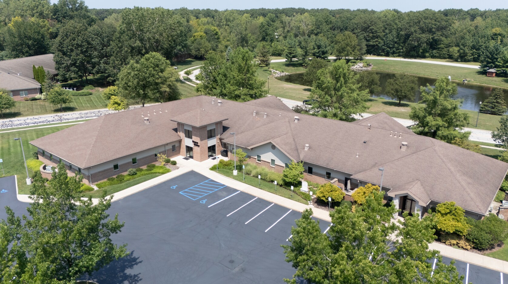 7311 Crossleigh Ct, Toledo, OH à vendre Photo du bâtiment- Image 1 de 13