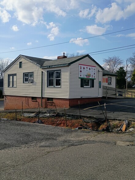 652 S Broadway St, Forest City, NC à vendre - Photo du bâtiment - Image 3 de 17