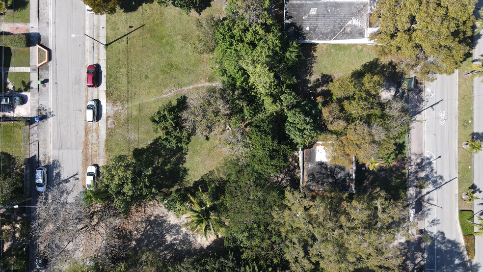 3373 Thomas Ave, Miami, FL for sale - Primary Photo - Image 1 of 1