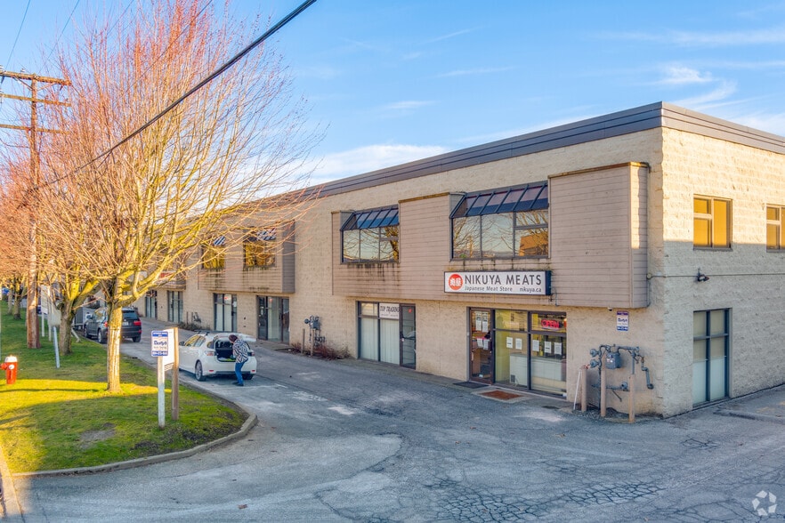 11220 Voyageur Way, Richmond, BC à louer - Photo du bâtiment - Image 3 de 4