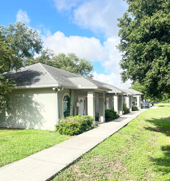 700-706 State Road 60 E, Lake Wales, FL à louer - Photo du bâtiment - Image 1 de 13