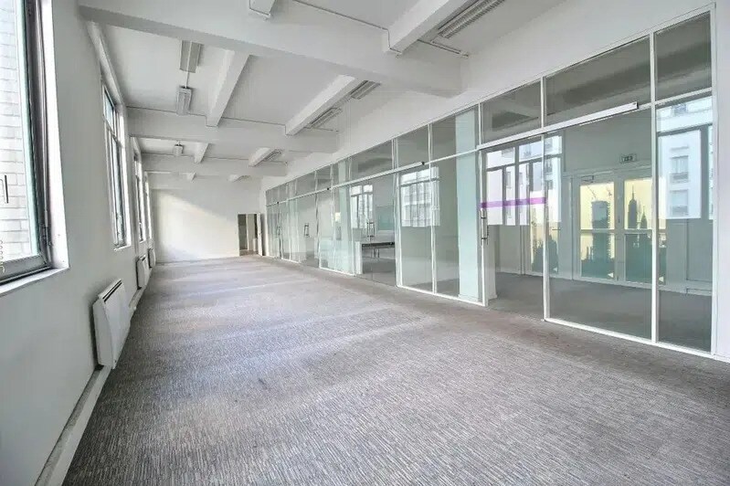60-62 Rue De Wattignies, Paris for lease - Interior Photo - Image 1 of 7