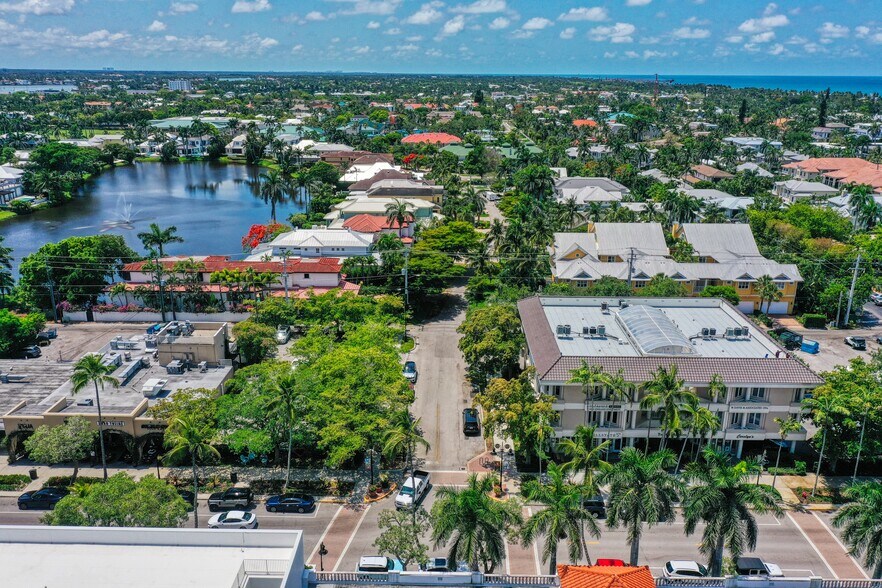 400 5th Ave S, Naples, FL for sale - Building Photo - Image 3 of 14